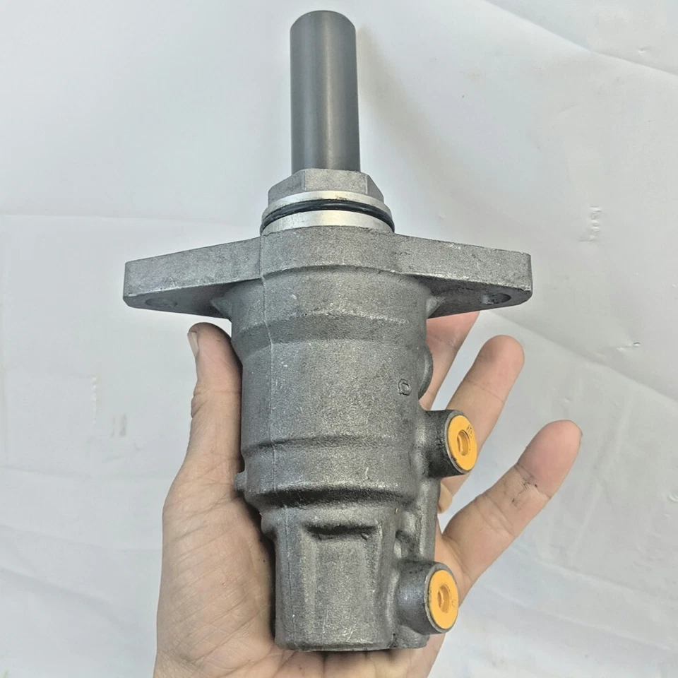 Cilindro maestro de freno Dorman M630748 para Lexus IS250 GS350 reemplaza 4702853020 Foto 2 de 4