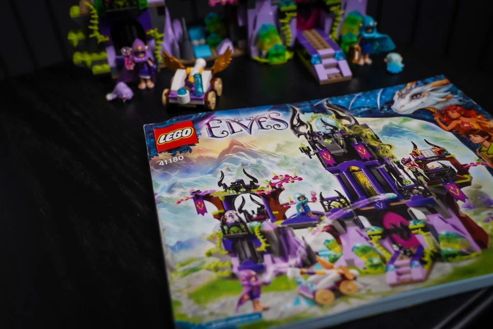 Lego Ragana's Magic Shadow Castle 41180 com instruções todas as minifiguras elfos - Imagem 2 de 4