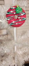 KURT ADLER - DECORATED CHRISTMAS DONUT ORNAMENT-CHRISTMAS TREE/RED ICING- 2025
