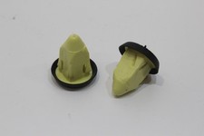 VW Polo Vivo 9N Mk4 Rear Bumper Bracket Mounting Nut Expanding Plug Pair New