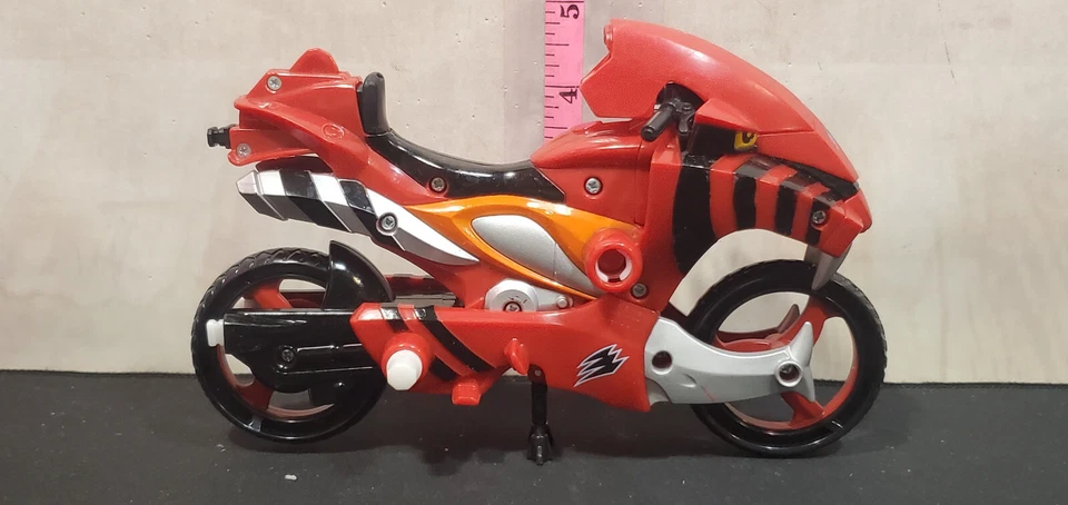 Красный мотоцикл Power Rangers Tiger Fury - Изображение 2 из 4