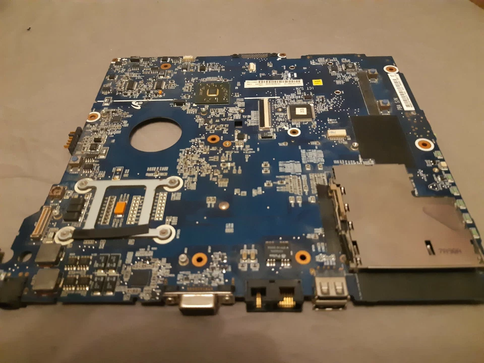 BA92 - 04654A Samsung Motherboard with Intel CPU in set WORKING - Image 2 of 4