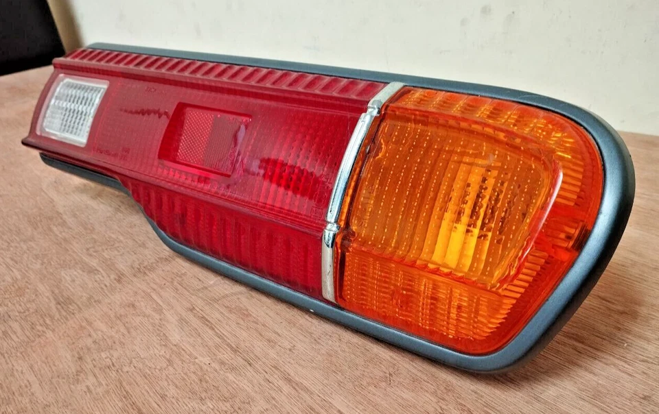 LUZ TRASERA DATSUN NISSAN VIOLETA 160J 710 LADO IZQUIERDO NUEVA NOS Foto 3 de 4