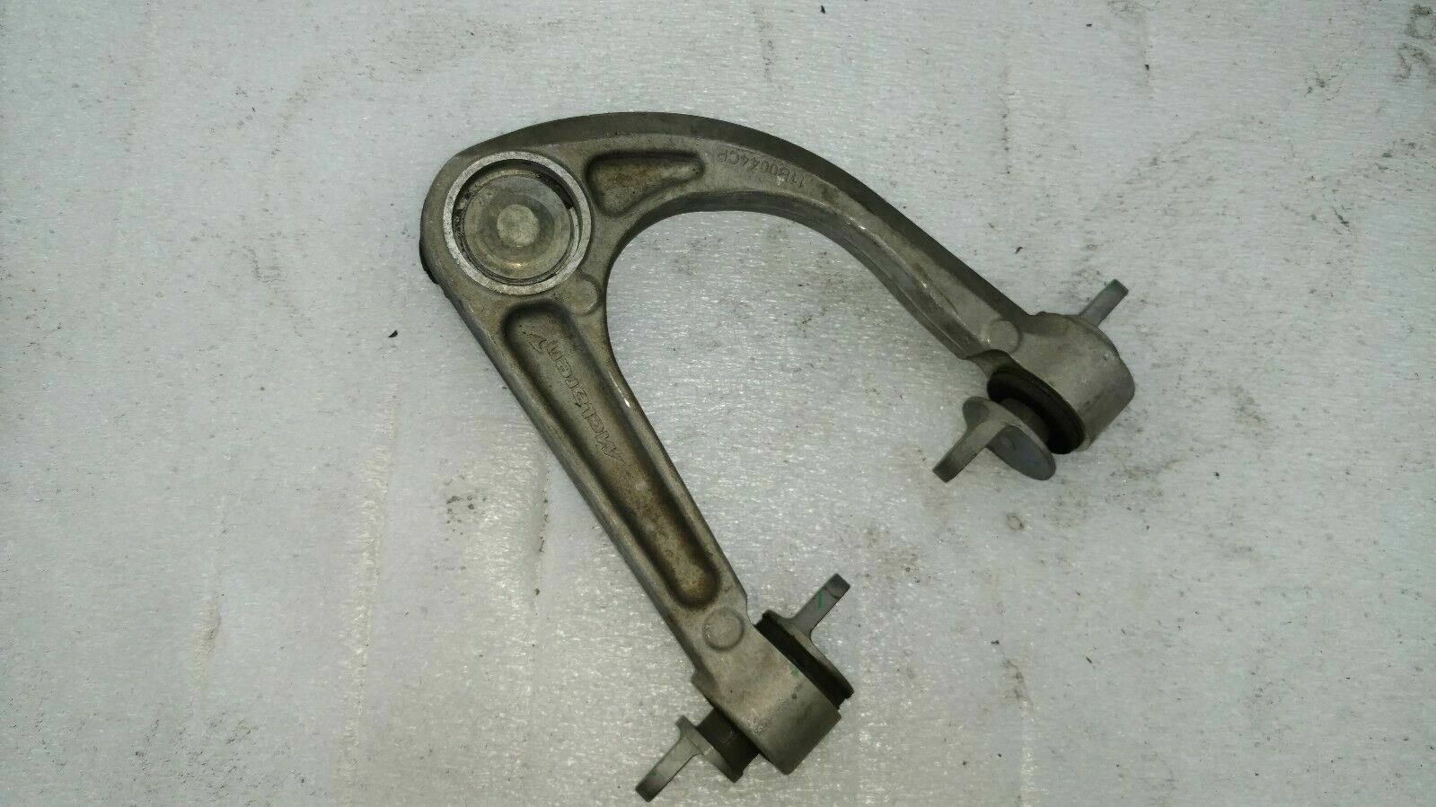 MCLAREN MP4-12C FRONT LEFT UPPER CONTROL ARM OEM 11B0367CP 11B0044CP
