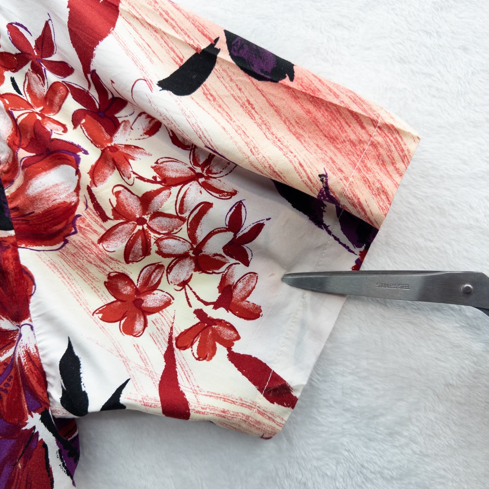 Paradise Found Honolulu Hawaii Floral Rayon Vintage Shirt Size Large (READ)