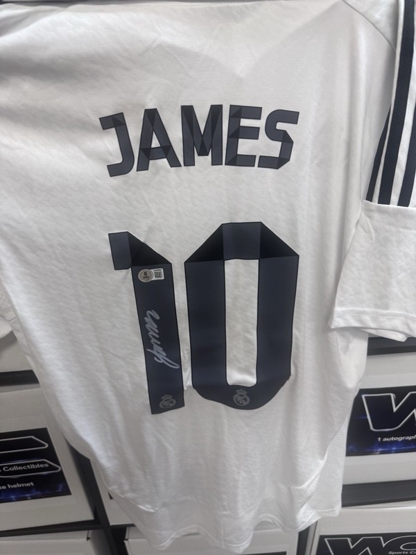 James Rodriguez Signed Real Madrid FC Soccer Jersey #10 with Beckett Witness