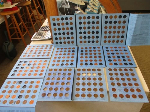 Large collection of Lincoln Cents, good book 1, many later date unc coins! $99