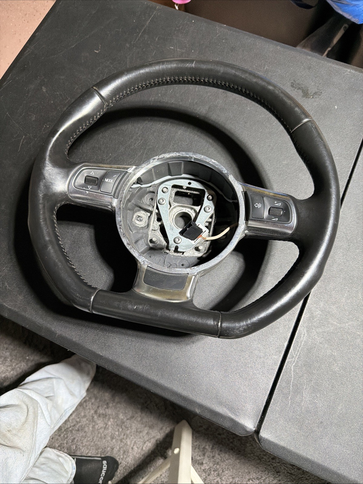 2008-2012 AUDI R8 - 3-Spoke Sport Steering Wheel (Flat Bottom) 8J0419091C