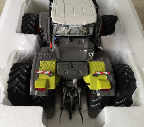 Pneumatici gemelli MarGe Models Claas Xerion 12.650 Trac Ltd. Ed. 2000 pz 1:32 - Foto 10 di 10