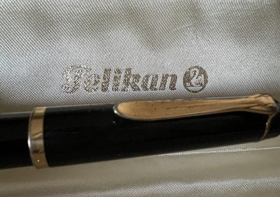 Pelikan M250 Black Fountain Pen Piston Ink Writes Antique Box
