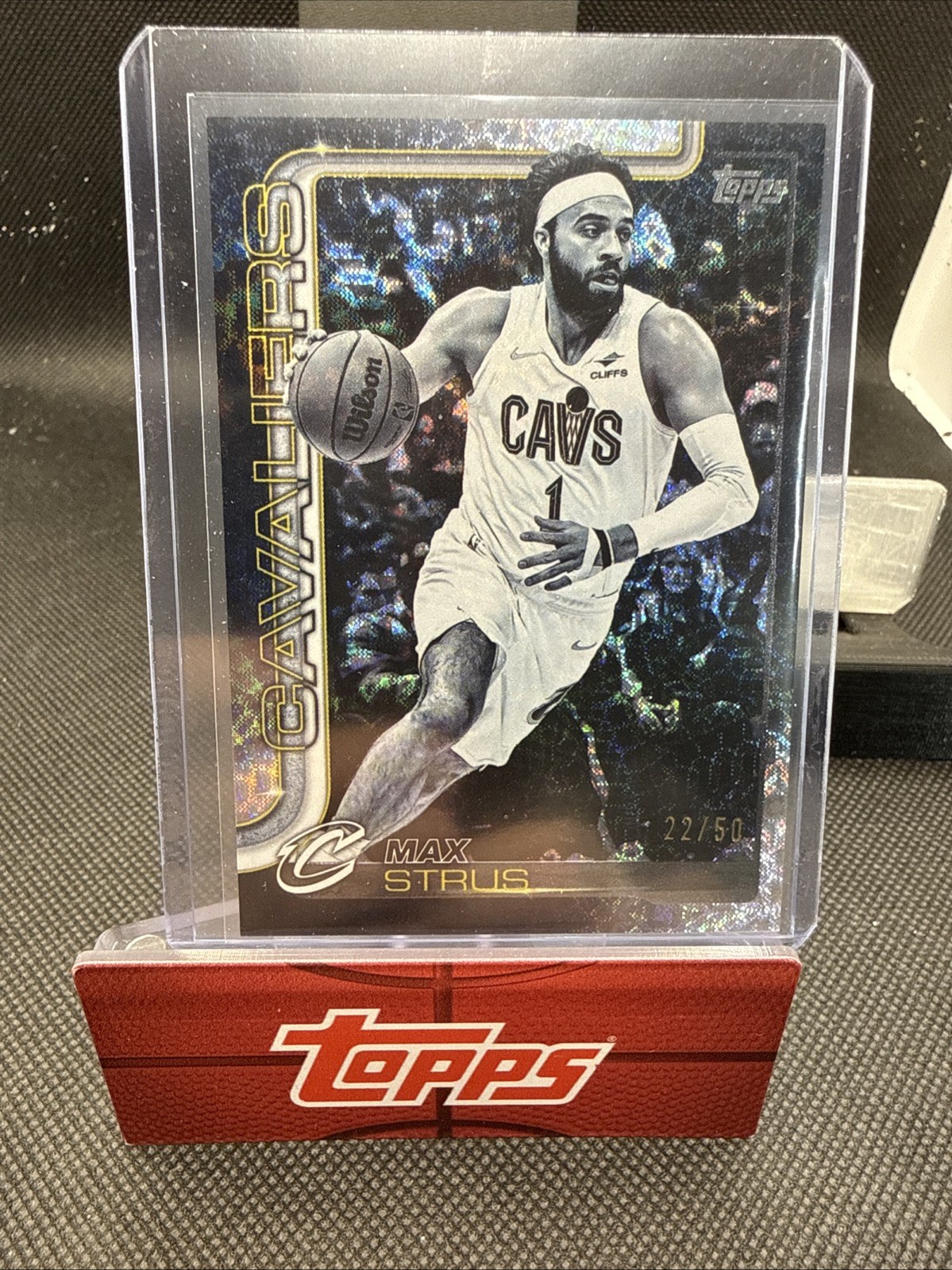 2025-26 Topps Basketball Blackout / 50 - Max Strus (#84) - Cavs Flash Drop