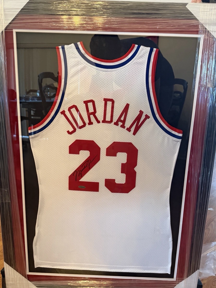 d*n様 UPPER DECK マイケルジョーダン　直筆サイン入りユニフォーム Michael Jordan Signed Jersey | Michael Jordan Signed '97-'98 Away
