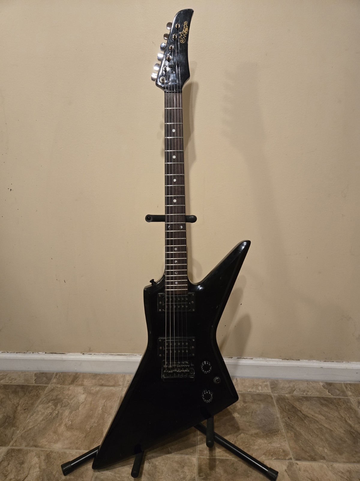 Memphis Gibson Explorer Copy Vintage 1980s