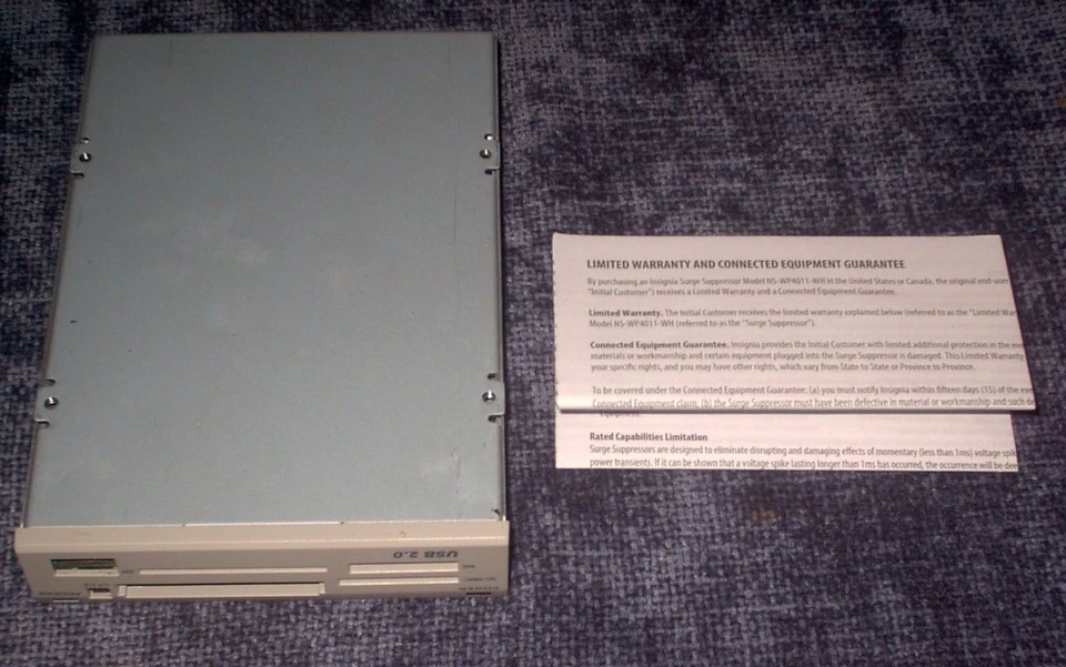 Insignia - USB 2.0 Multiformat Memory Card Reader Free USA Shipping! - Image 4 of 4