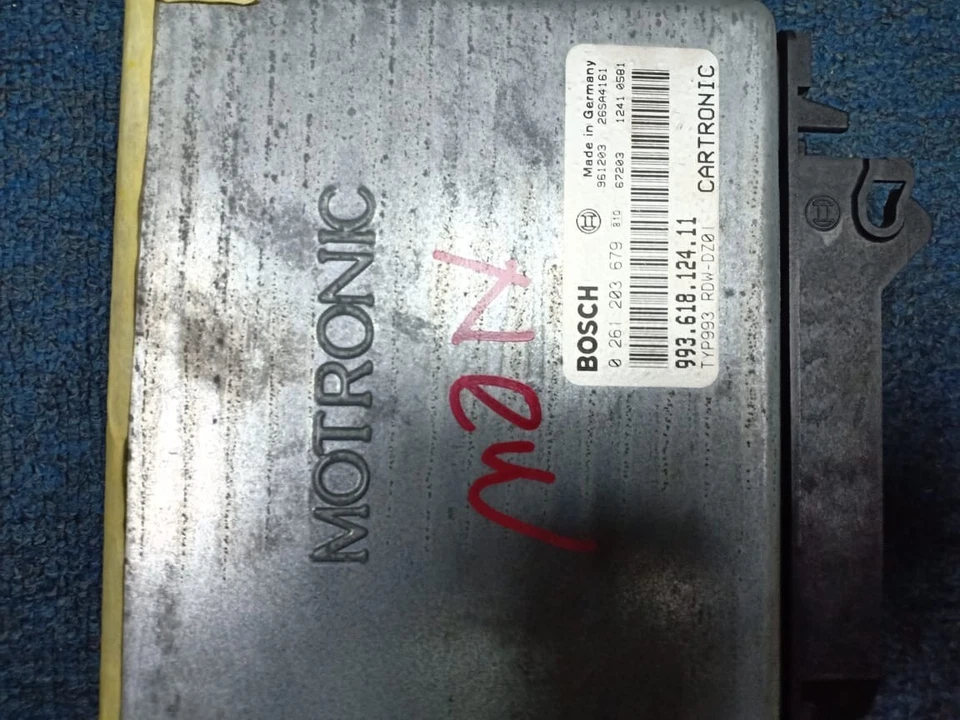 Porsche 993 engine control unit 1993-1995 993 618 124 11 - Image 2 of 4
