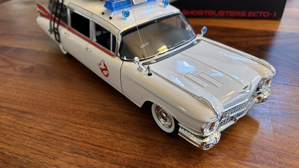 2011 NEW Hot Wheels ELITE GHOSTBUSTERS ECTO-1 1:18 Scale 2011 NEW Hot Wheels ELITE GHOSTBUSTERS ECTO-1 1:18 Scale
