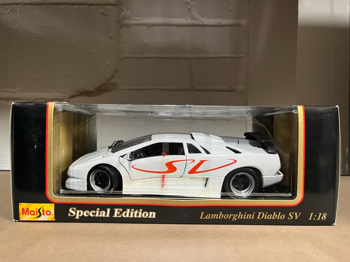 LAMBORGHINI DIABLO SV WHITE 1:18 BY MAISTO 1:18 OLD RELEASE BRAND
