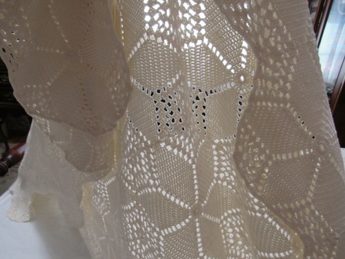 Vintage Very Lt. Beige Hand Crochet Bedspread 6 Point Stars Pattern 72"x90" - Picture 11 of 12