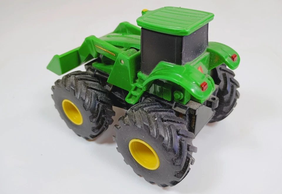 Small Ertl John Deere Diecast Front End Loader Tractor. - Image 4 of 4