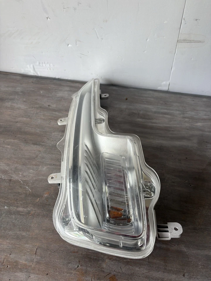 OEM CHEVROLET VOLT 2011-2015 PARACHOQUES DELANTERO IZQUIERDO LADO CONDUCTOR LUZ INTERMITENTE LH Foto 2 de 4