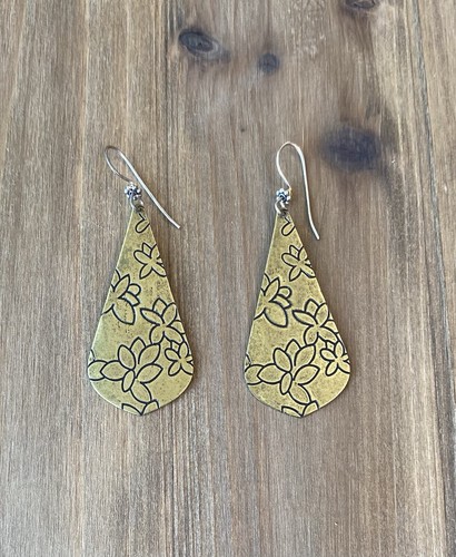 Unbranded Floral Engraved Metal Earrings