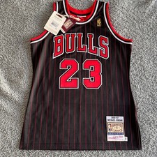 100% Authentic Michael Jordan Mitchell & Ness Chicago Bulls 96-97 Jersey 40 NWT