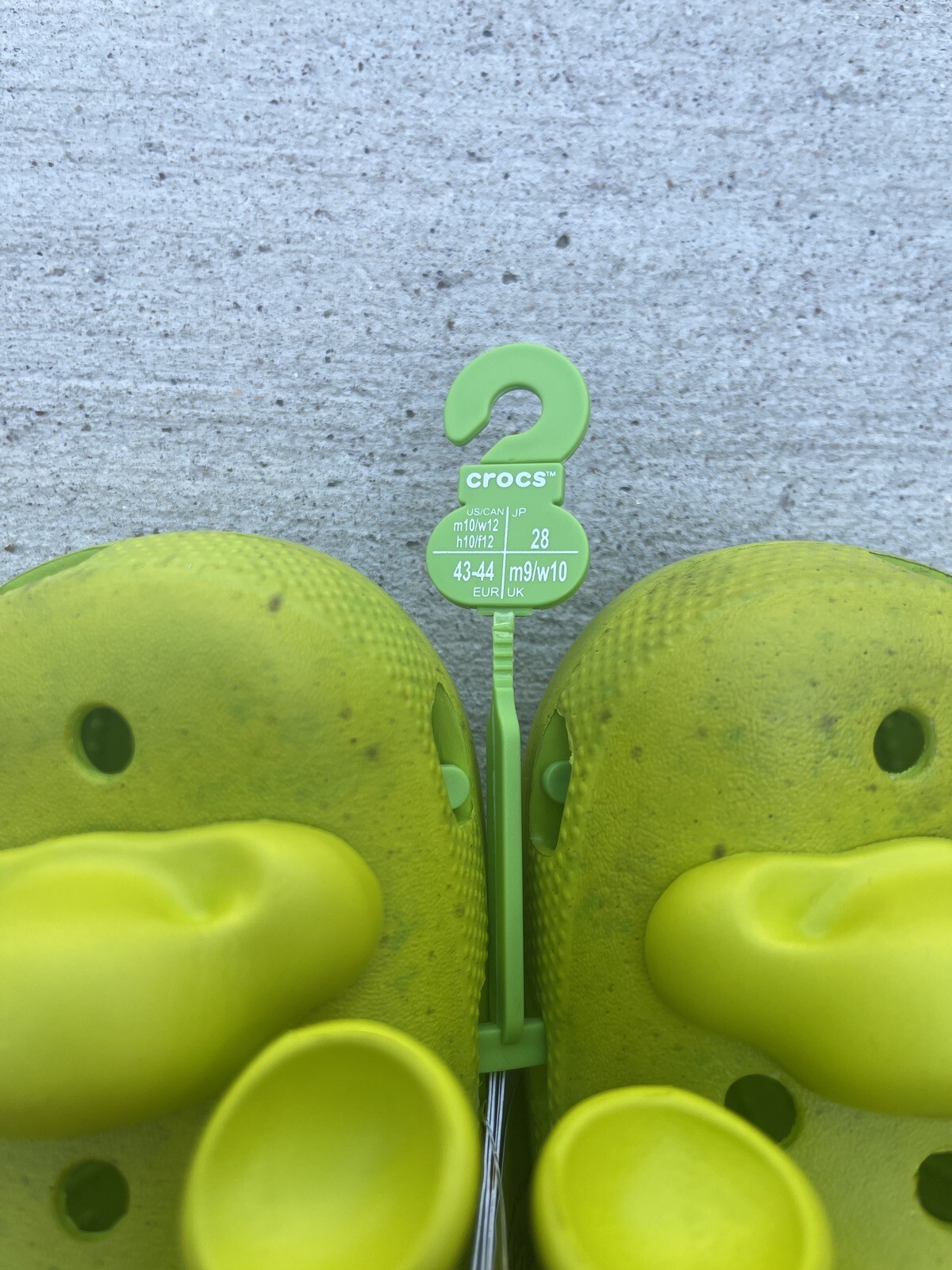 DreamWorks Shrek × Crocs Classic Clog Men Size 2-3 and 10-14 (209373-3TX)