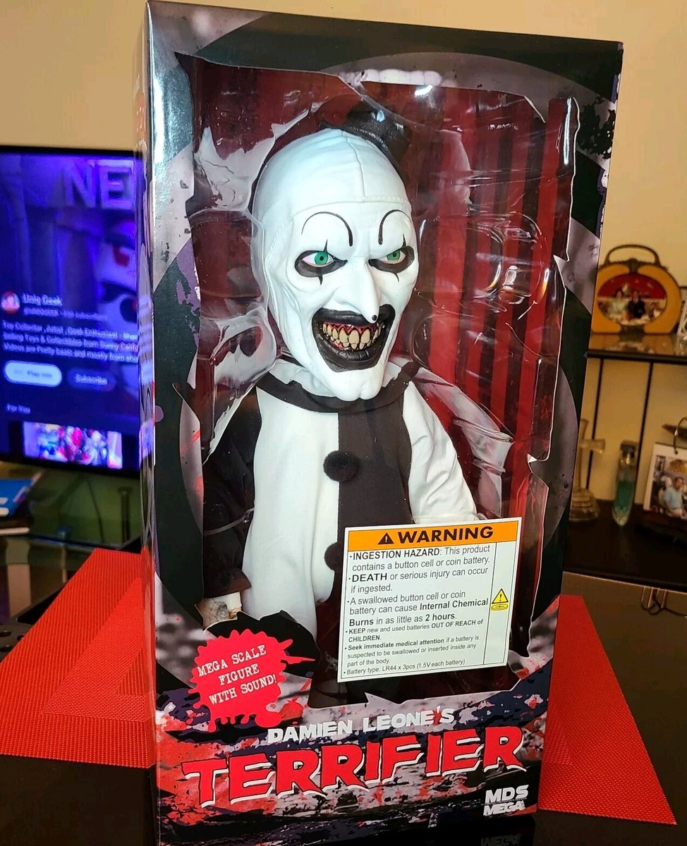 Terrifier Mezco Designer Series Art the Clown MDS Mega Doll