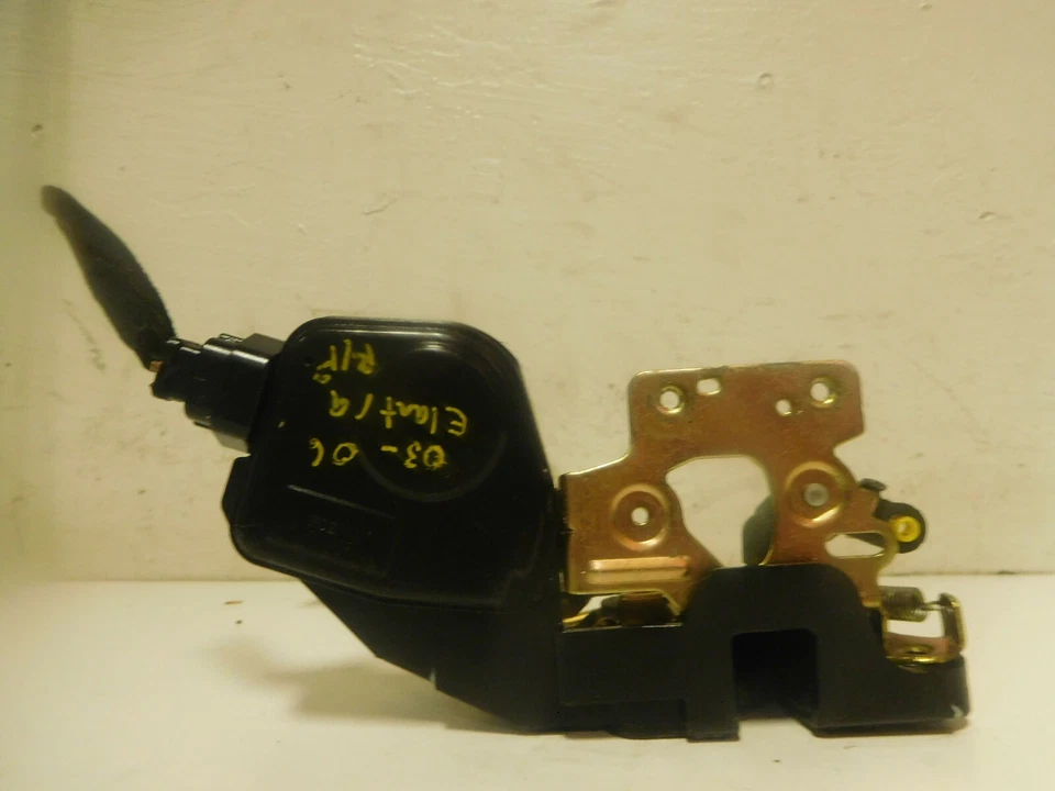 Привод замка правой передней двери 2003-2006 Hyundai Elantra 2,0 л 4 цилиндра A/T - Изображение 3 из 4