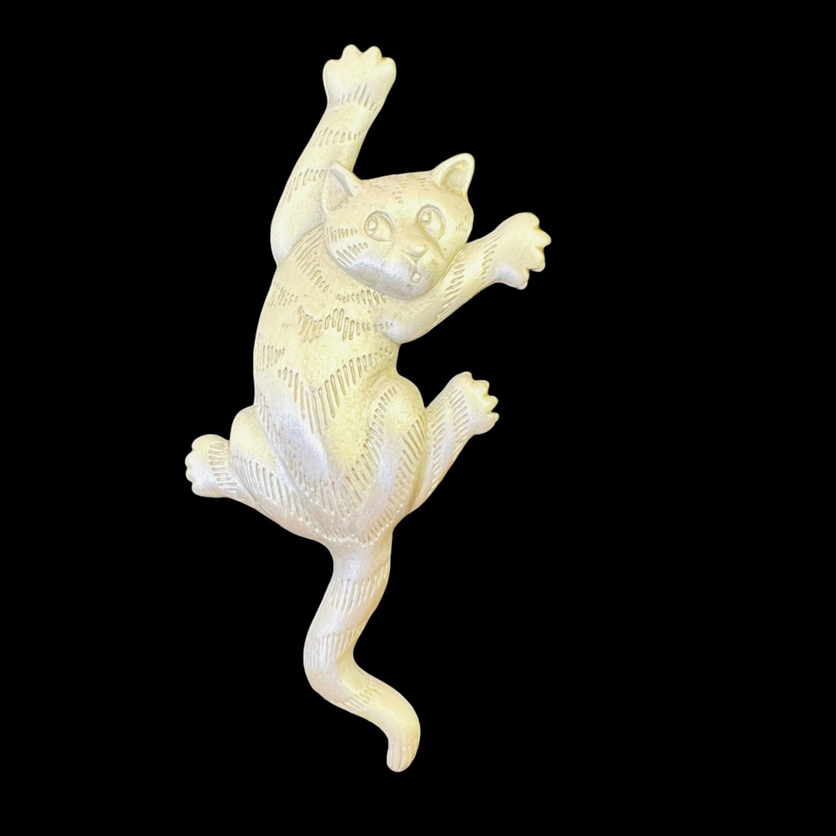 マーク CATERPILLAR CAT Ladies Vintage Cat Lady Pin JJ Signed 1988 Pewter Climbing Scratching Cat