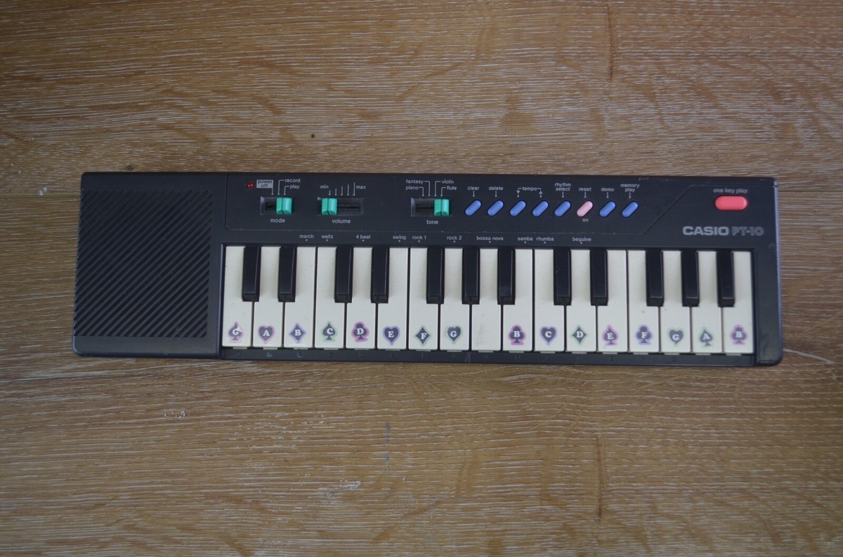 Casio PT-10☆ミニシンセサイザー☆ホワイト&レッド2点セット☆ Vintage Casio PT-10 Keyboard Electronic Mini Synth 29-Key