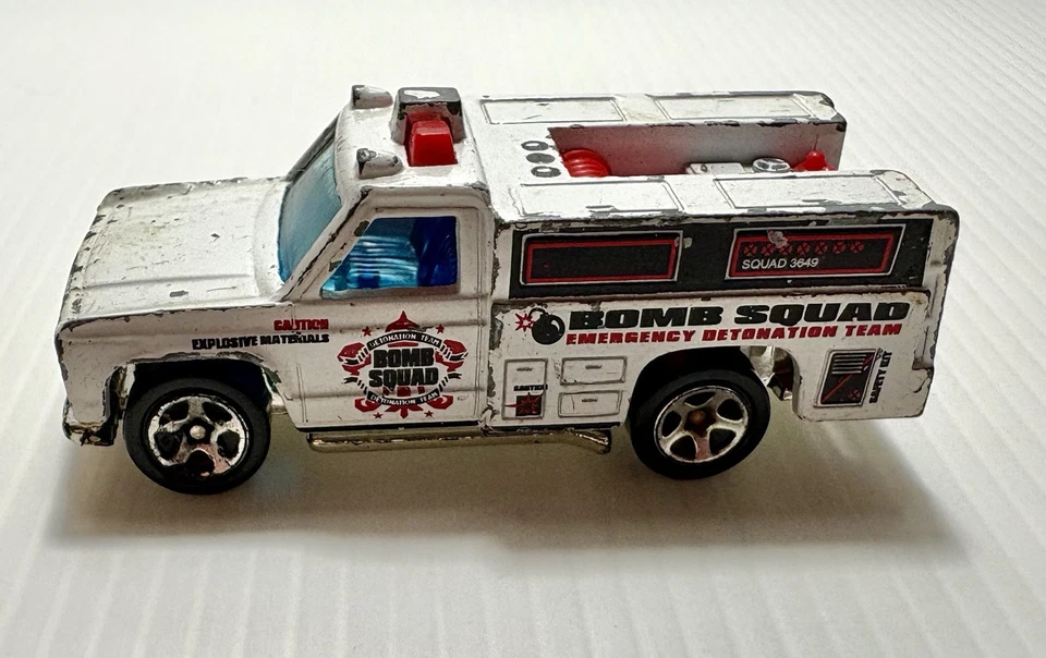 Camión de emergencia Hot Wheels Bomb Squad 1974 vintage pared negra Mattel diecast Foto 2 de 4