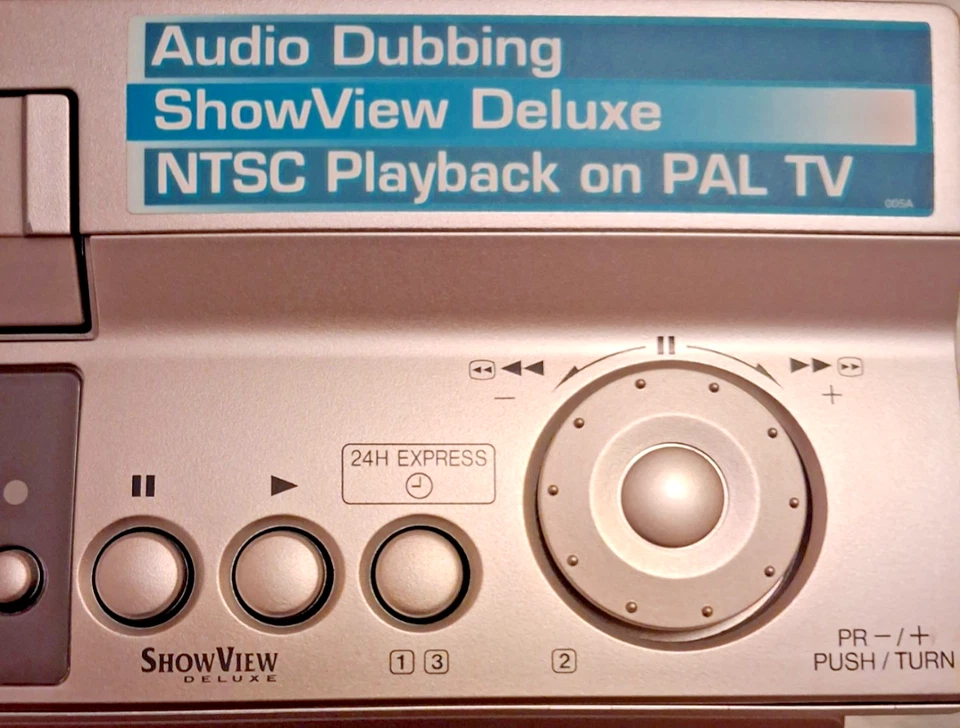 JVC HR-J790EU | Super VHS ET Recorder | ShowView - Immagine 2 di 4