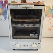 Vintage Clean Sanyo Bagel Best Super Toasty SK-7W Vertical Toaster Oven