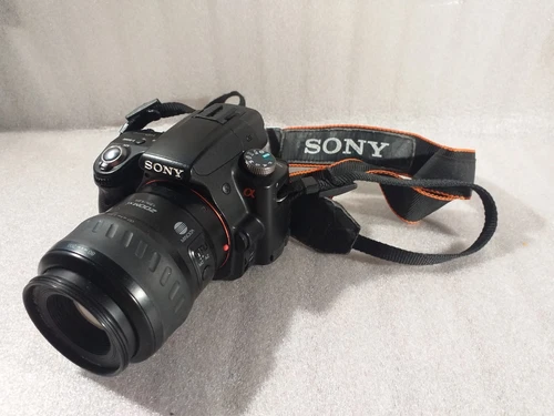 Sony Alpha SLT-A33 + zoom Minolta  non testés