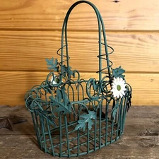 Green Metal Wire Oval Basket Ivy Vine White Daisy Floral Leaf Flower Oval Handle