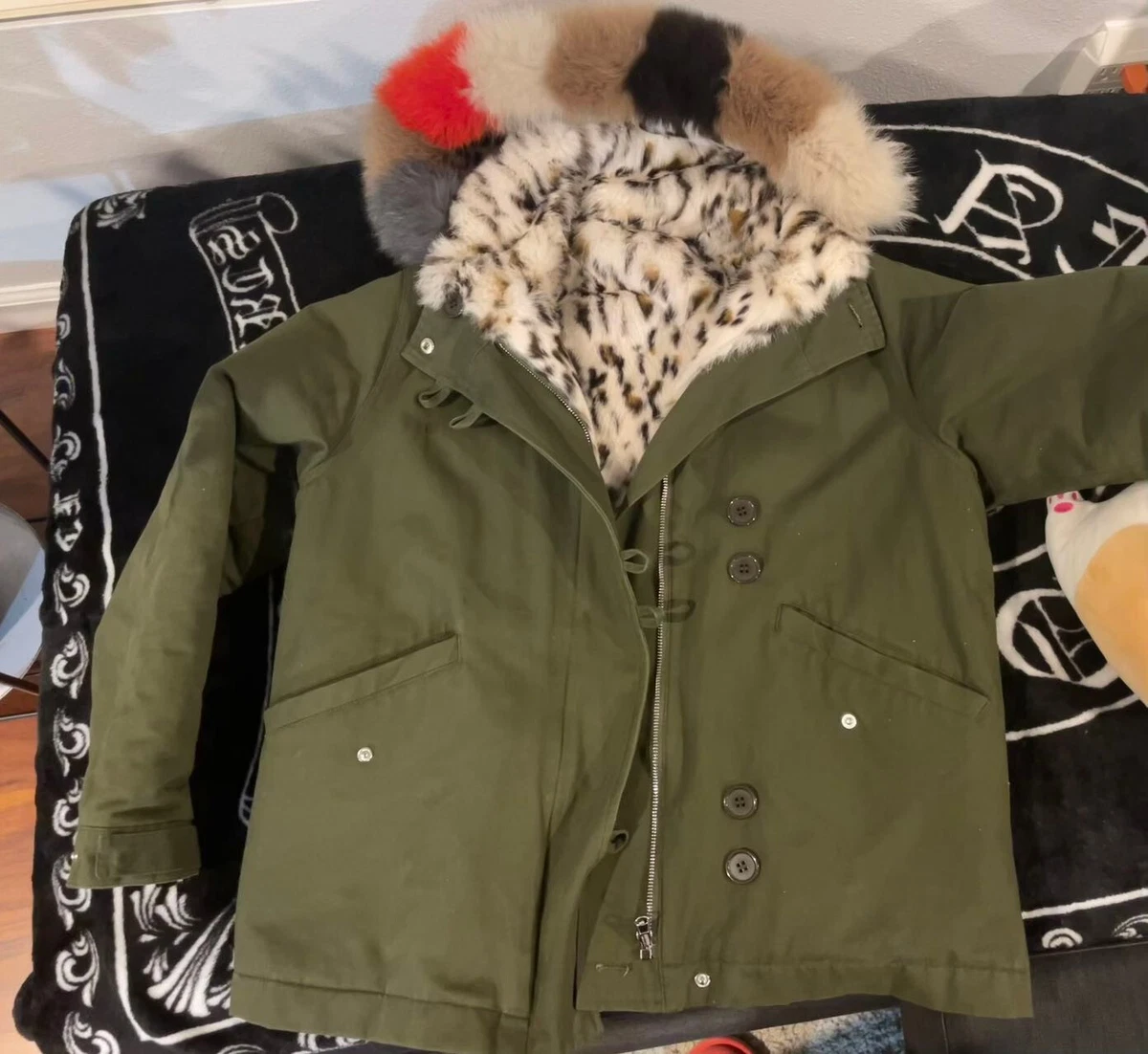 Reversible outlet fluffy jacket