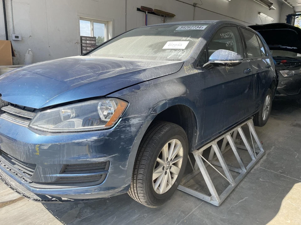 Used Right Headlight Assembly fits: 2016 Volkswagen Golf Htbk Base halogen R. Ri - Image 2 of 4