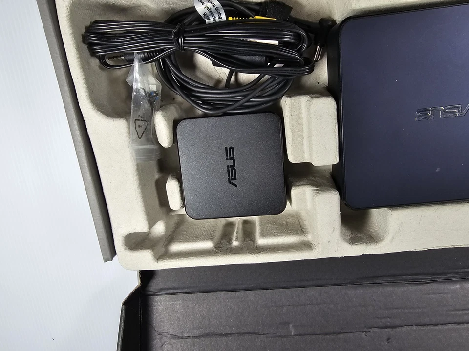 AUSU Chromebox CN60 Celeron 2955U 1,4 GHz/2 GB/16 GB Foto 3 de 4