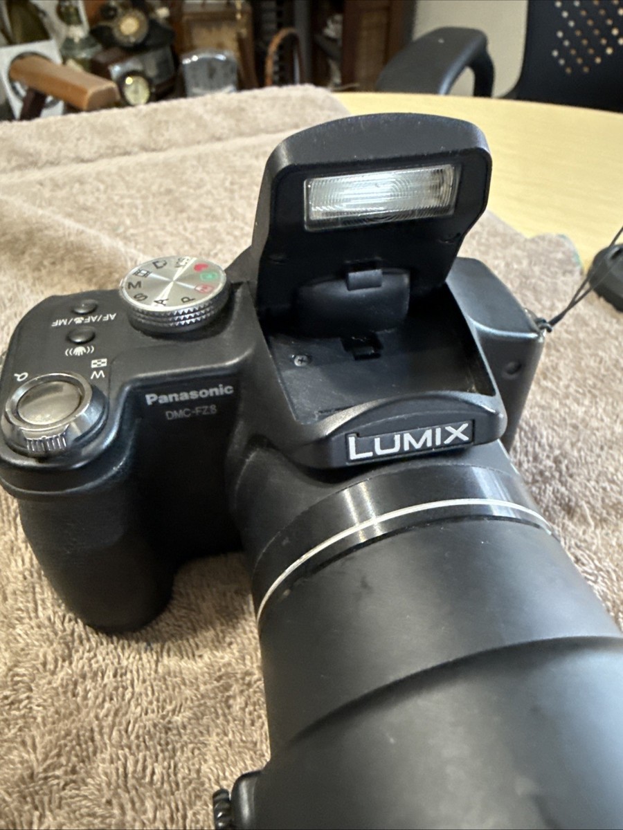 Panasonic LUMIX DMC-FZ8 7.2MP Digital Camera w/ Battery & Charger