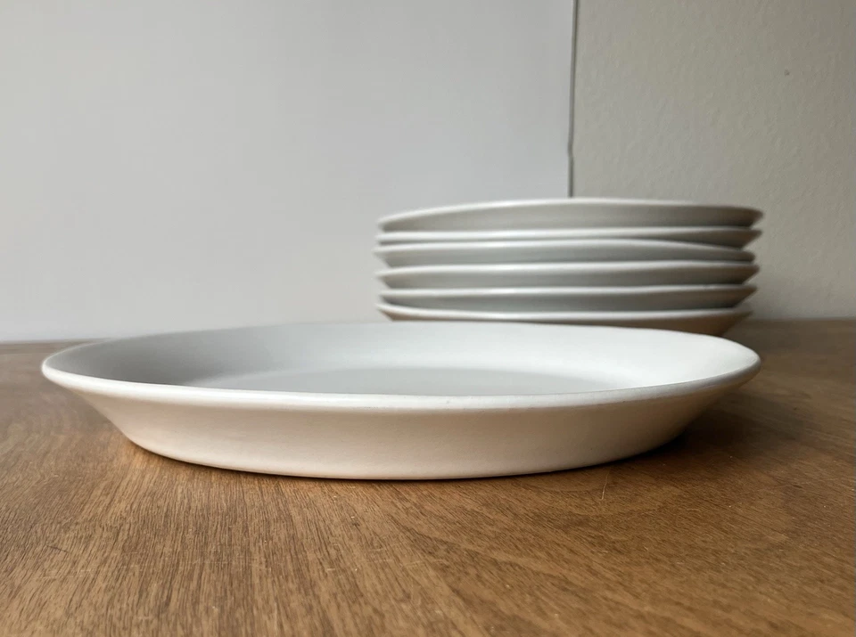 7 plates Bennington Potters 1629 set matte white lot mid century modern Vermont - Image 2 of 4