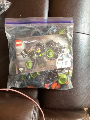 LEGO TECHNIC: Monster Jam Grave Digger (42118)