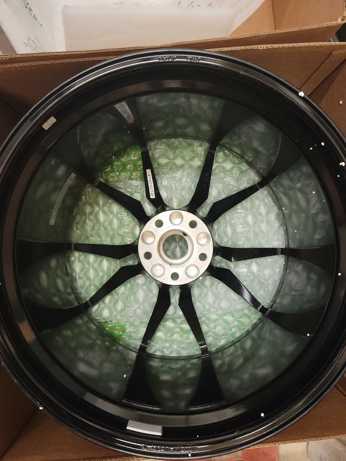 NOS LAMBORGHINI AVENTADOR Factory rear wheel 21'' DIONE Gloss Black 470601017AA