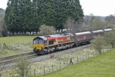 PHOTO  CLASS 66 LOCO NO 66078 HUNGERFORD DIV COAL TRAIN 24TH MARCH 2008