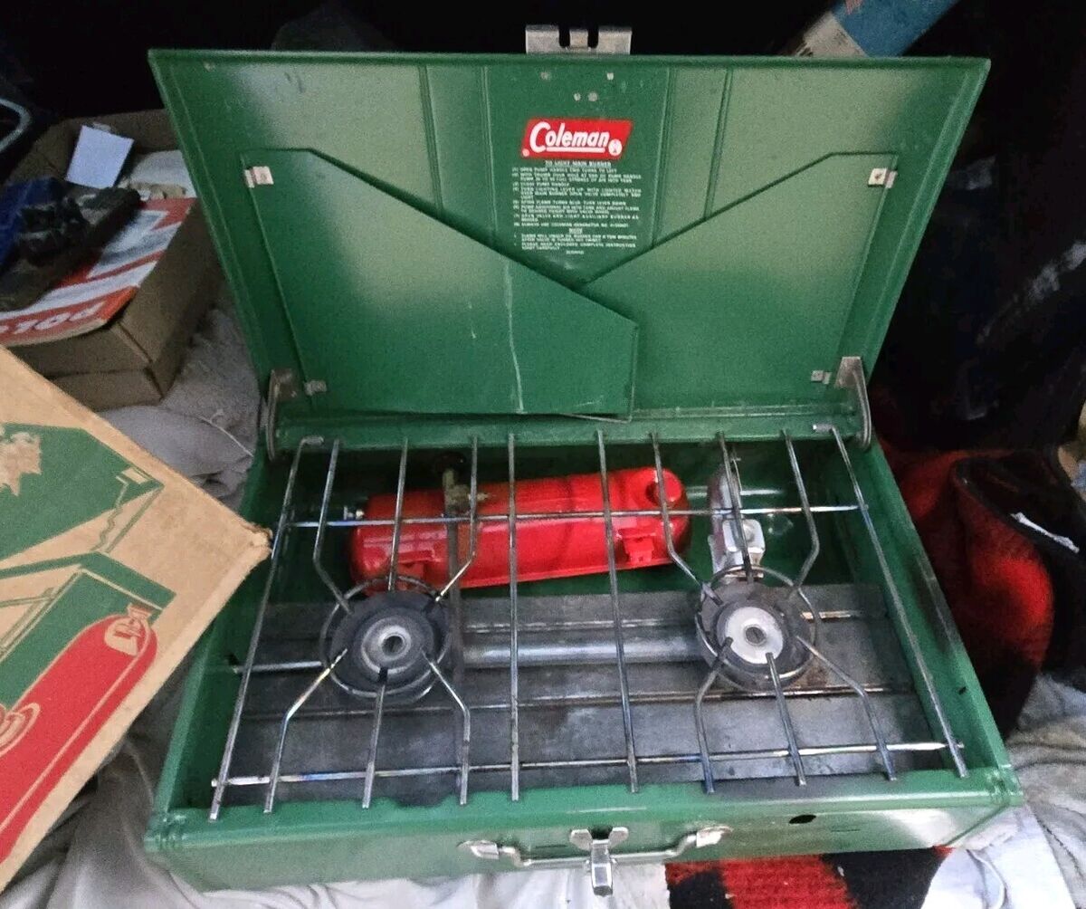 Coleman Stove 2 Burner White Gas Model 4136 Green Vintage Coleman Stove 2 Burner White Gas Model 4136 Green Vintage