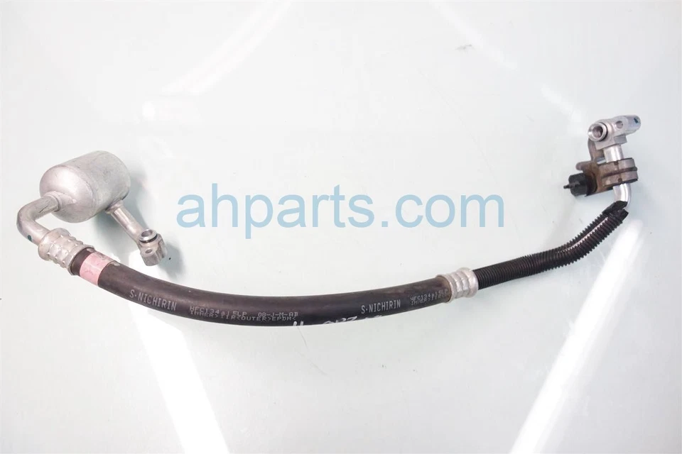 Manguera de succión de CA Toyota Highlander 2010-2013 2,7 L 88704-0E070 Foto 2 de 4