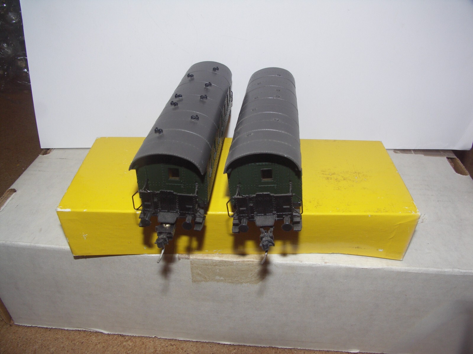 ROCO HO SCALE TRIO OF COACHES, KADEE COUPLERS, USED eBay