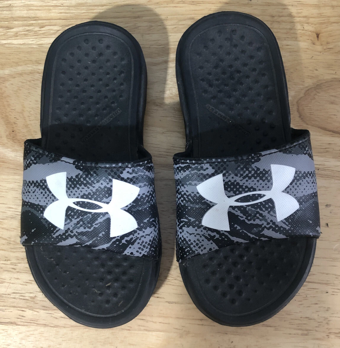 Baby UNDER ARMOUR Slides Sandals Size 11K Black Gray And White A1
