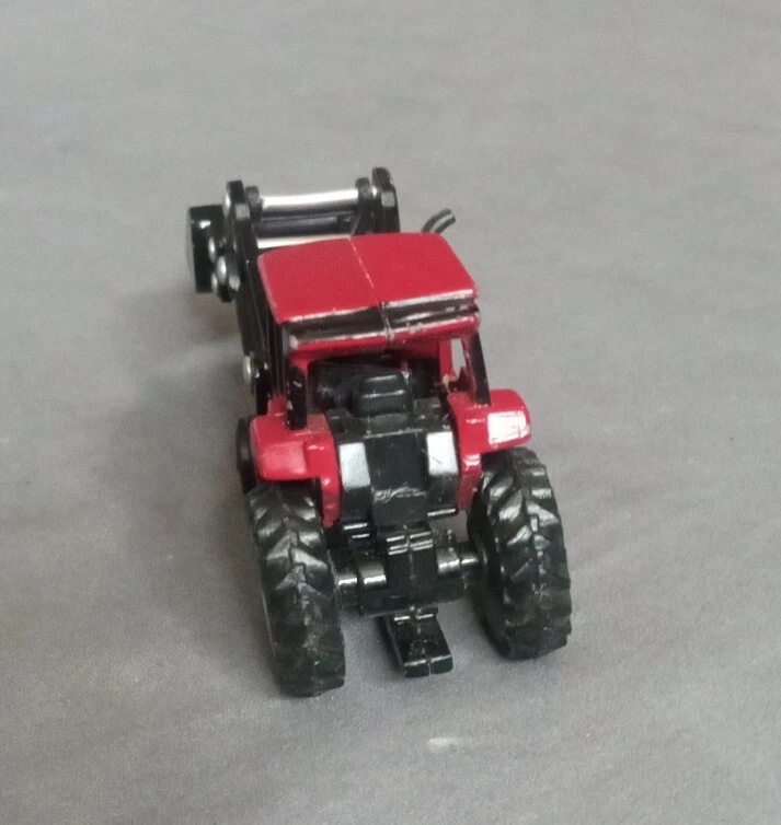 ERTL Case International 7220 Tractor with Front Loader 1/64 Scale  - Image 2 of 4