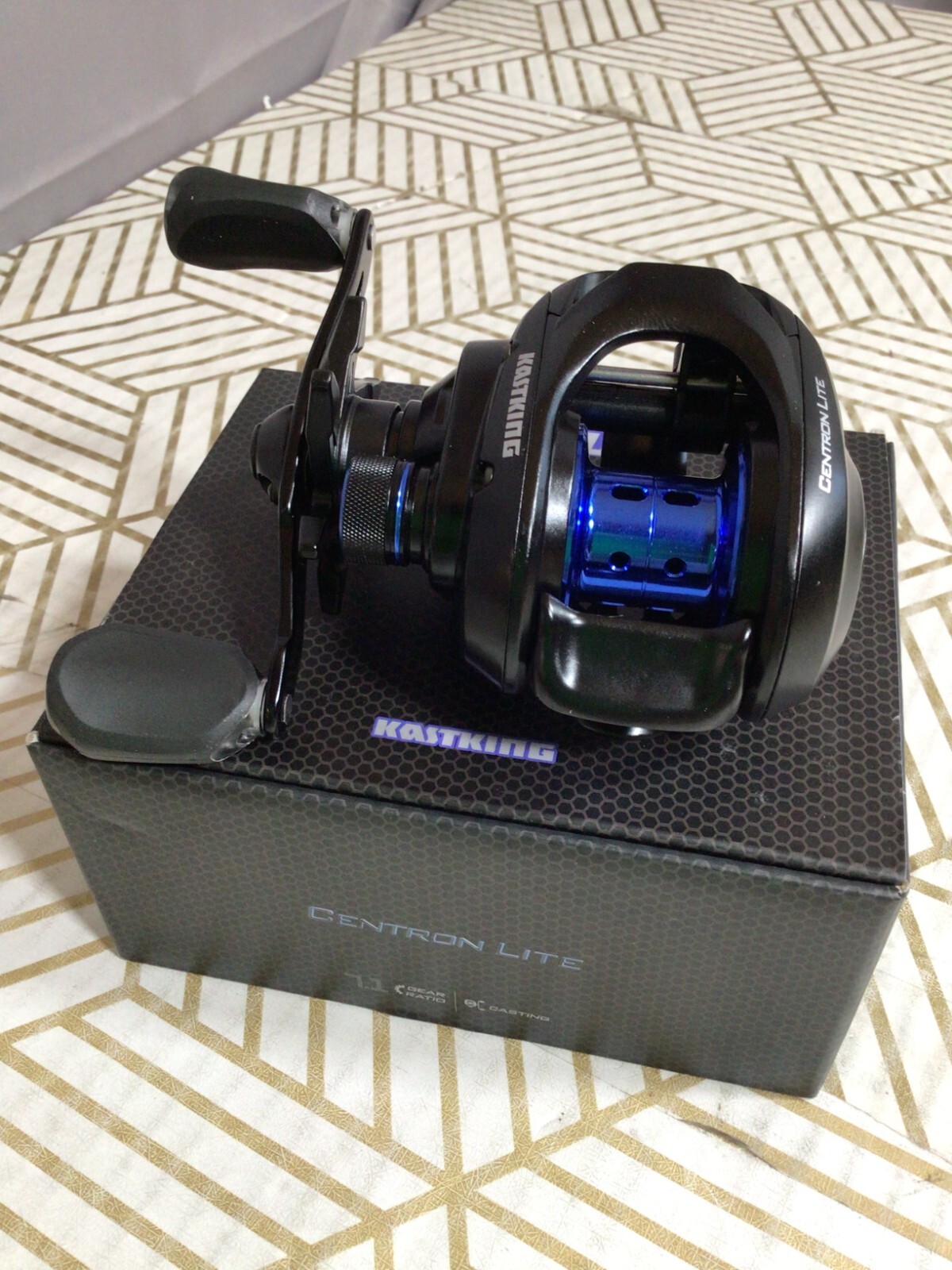 KastKing Centron Lite Baitcasting Reel 7.11 HighSpeed Gear Ratio Left